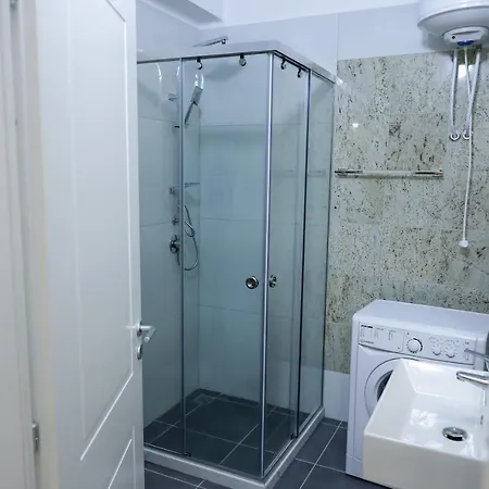 Fishta Q5 34 Apartmán *