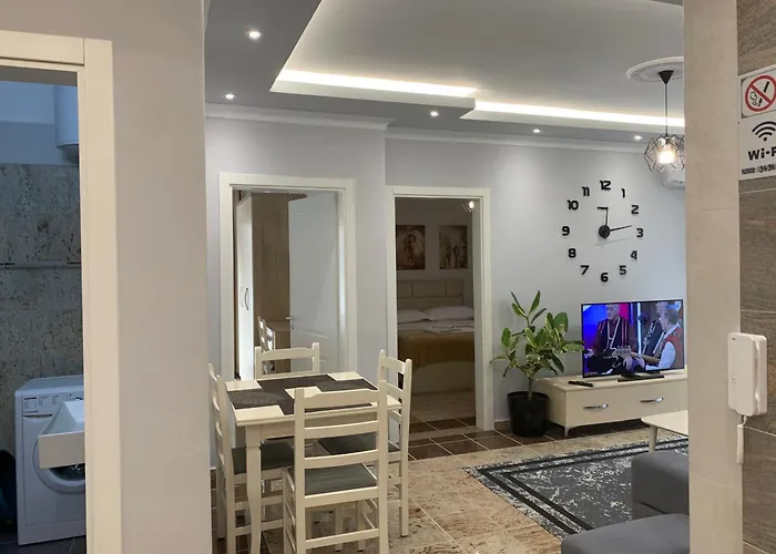 Fishta Q5 34 アパート *